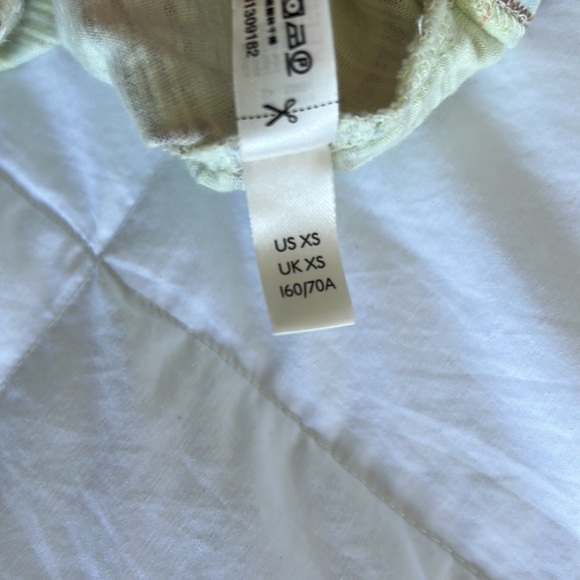 💚🤎🤍Free People shorts! LIKE NEW! Worn once-size xs - Picture 6 of 8